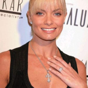 Jaime Pressly's engagement ring's picture.