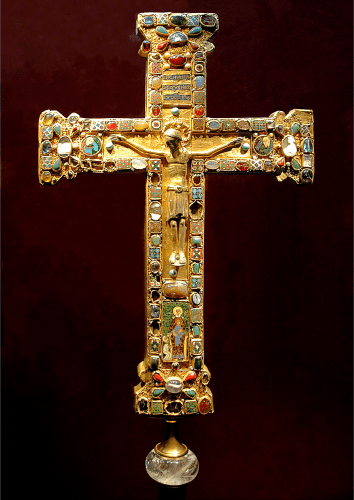 cross sign studded with gemstones representing MEDIAEVAL ERA (5TH-15TH CENTURY). During this era Gold was the most prominent metal used in jewellery